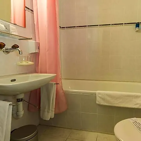 Ξενοδοχείο Metropol 3*